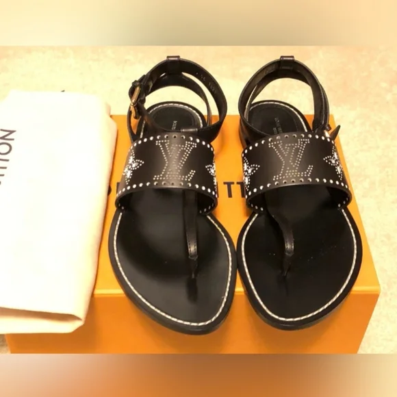 Louis Vuitton Women's Horizon Flat Sandals Perforated Leather Size 40 - Picture 7 of 7